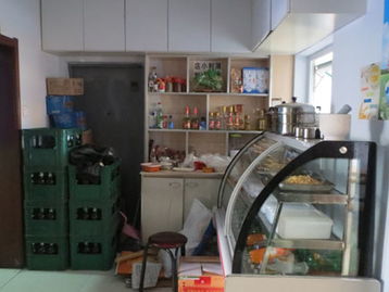 长春市汽车厂支农大街奔驰路正交汇有一正营业中饭店出兑
